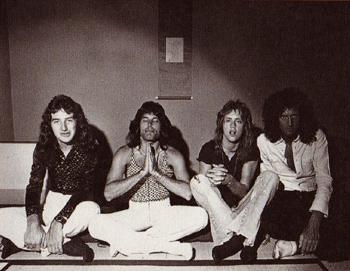 haha Freddie preying